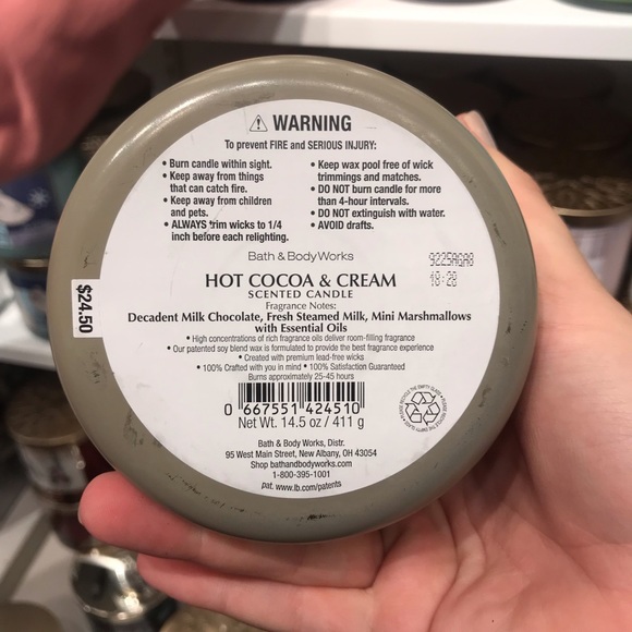 Hot cocoa and cream candle bath and body works - Picture 2 of 2